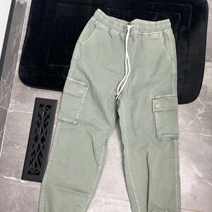 Never worn green joggers from Forever 21 super cute - ripped off tags